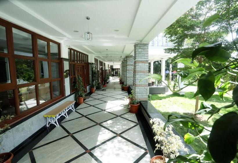 スーペリアースイート, Holiday Valley Hotels And Resorts