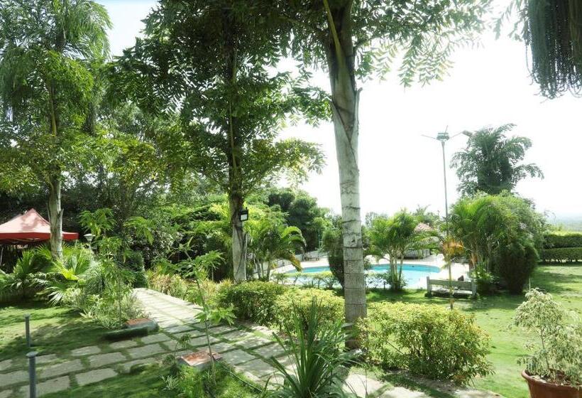 キングサイズベッドのスイートルーム, Holiday Valley Hotels And Resorts