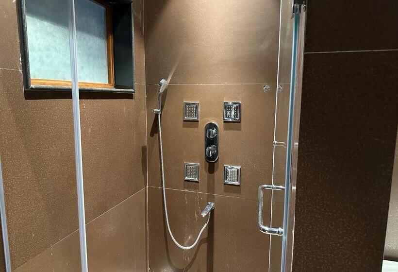 プレミアム４ベッドルーム, Holiday Valley Hotels And Resorts