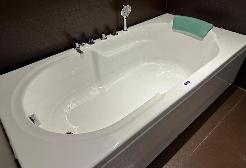 プレミアム４ベッドルーム, Holiday Valley Hotels And Resorts