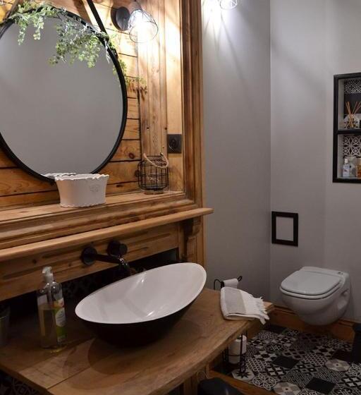 חדר משפחתי, La Nieppoise