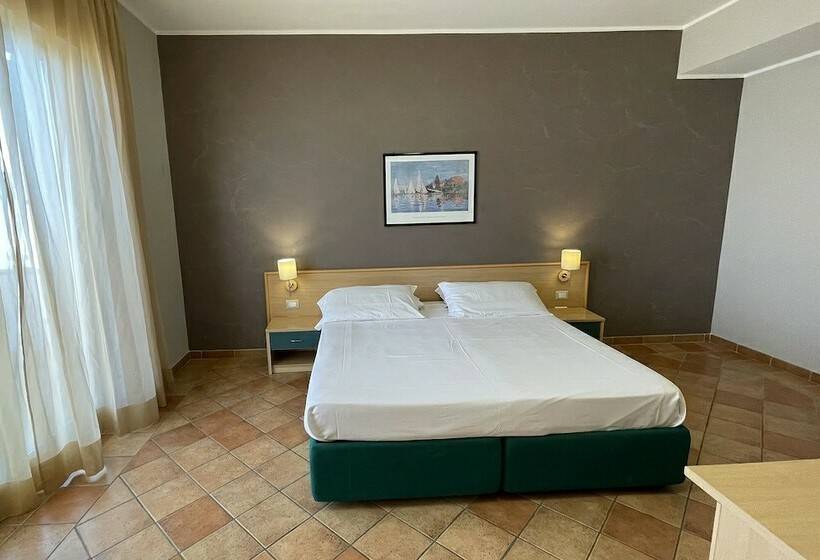 غرفة سوبيريور مطلّة علي البحر, Federica