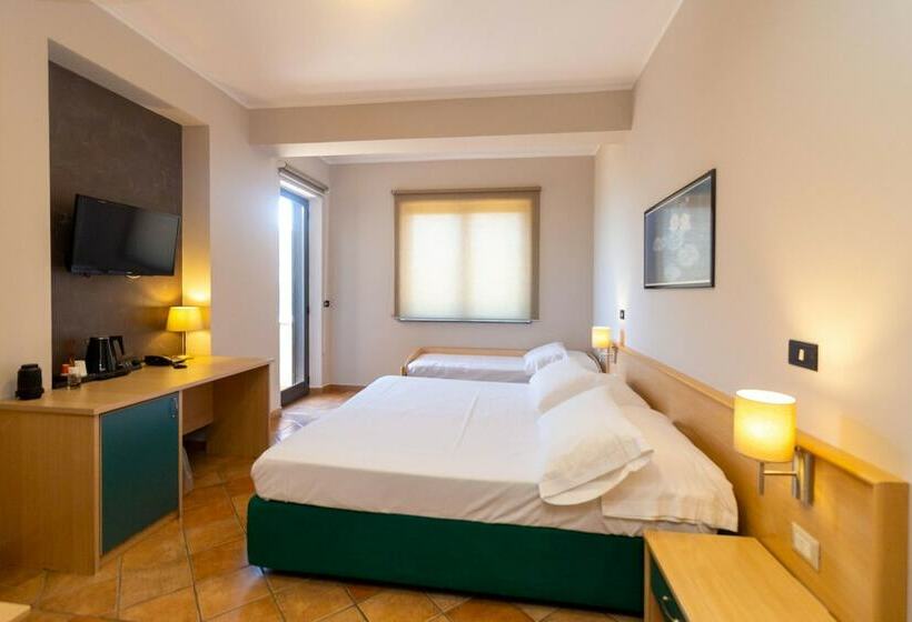 Triple Room Sea View, Federica