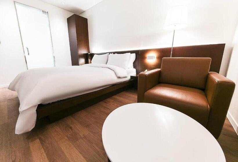 Quarto Deluxe, Golden River