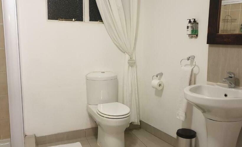 غرفة ديلوكس, Stoneridge