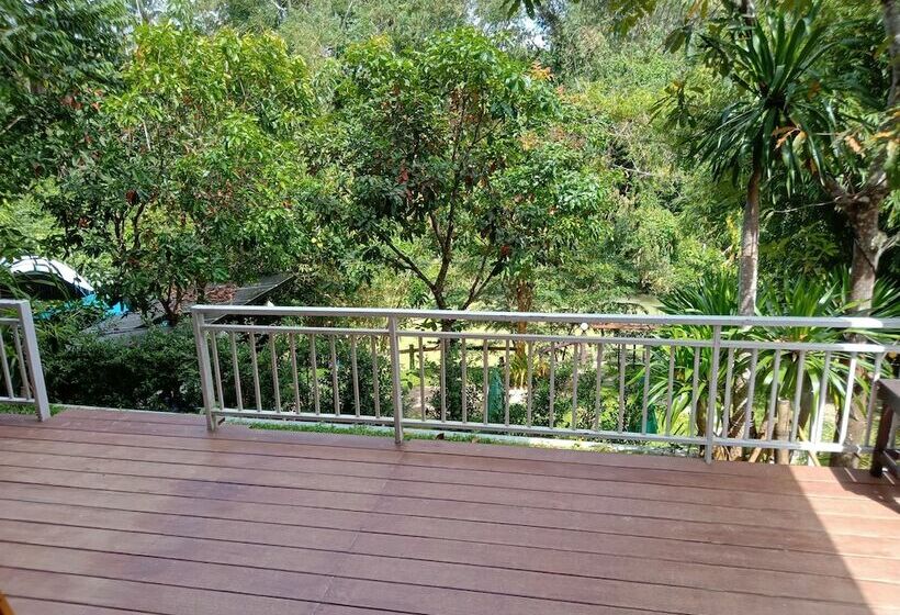 家庭间, Ban Kiangnam Resort