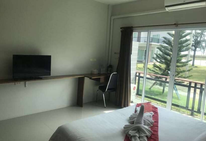 Семейный Номер, Hadthong Resort