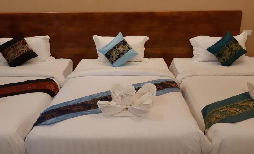 Номер Стандарт Трехместный, Hadthong Resort