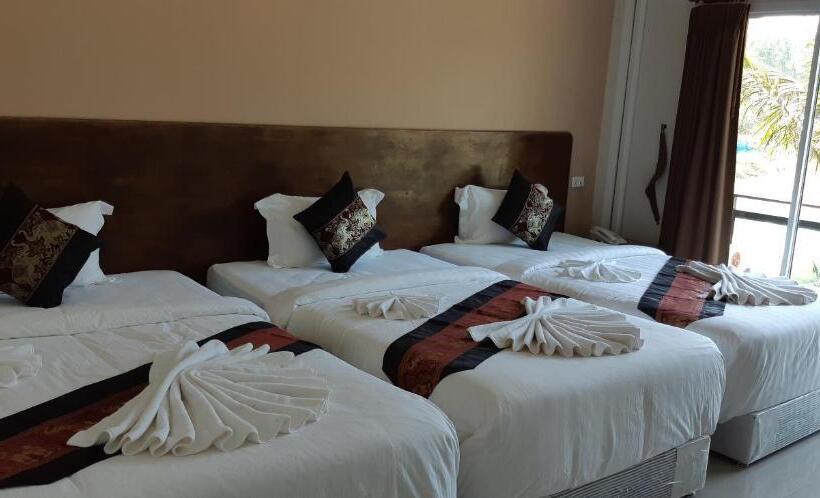 Номер Стандарт Трехместный, Hadthong Resort