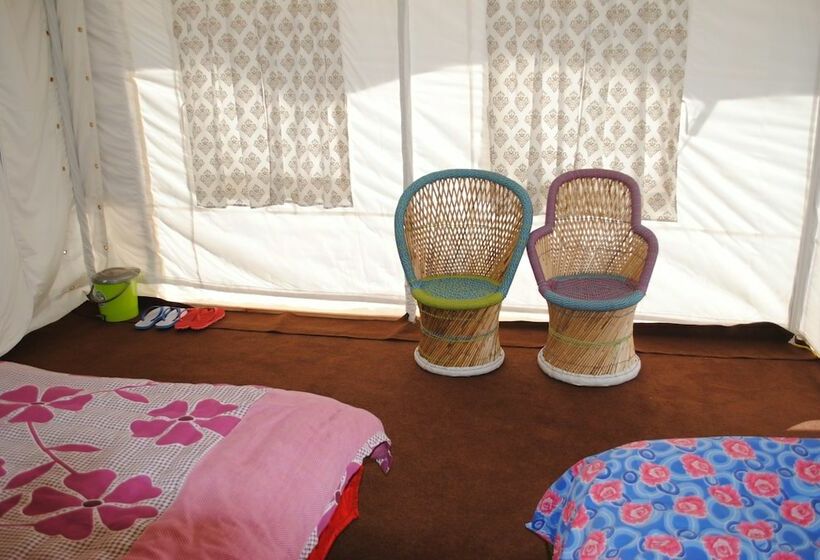 Deluxe Tent, Shivirama
