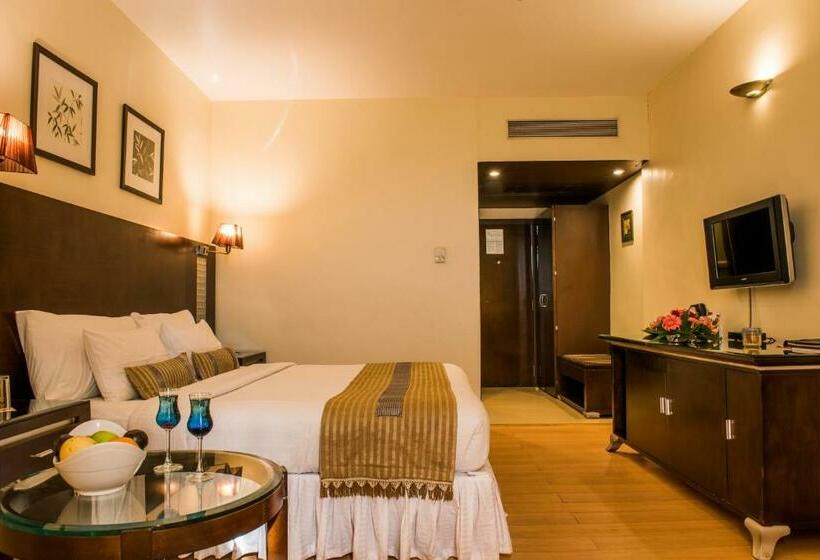 ジュニアスイート, The Red Maple Mashal