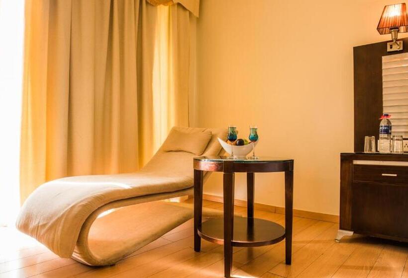 ジュニアスイート, The Red Maple Mashal