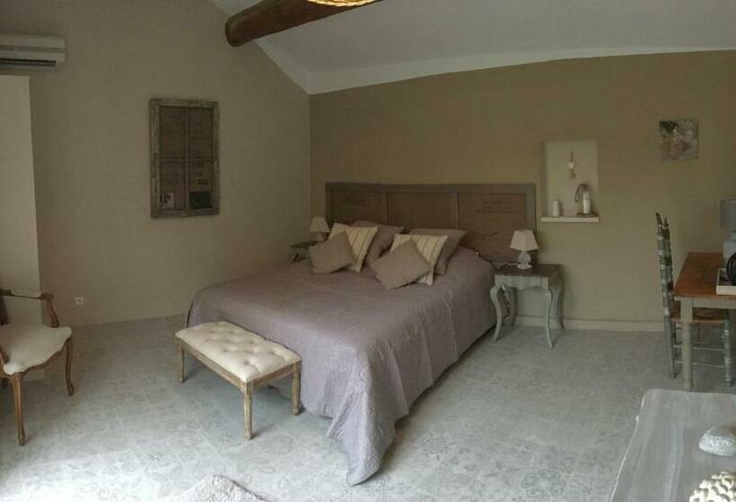 غرفة قياسية مزوَّدة بتراس, La Bastide Des Songes   Demeure D Hôtes