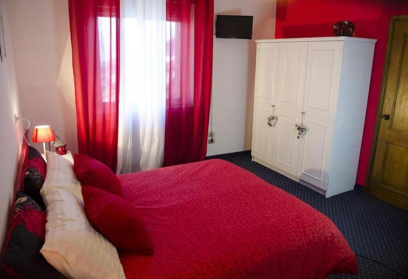 חדר סטנדרט לארבעה, Albergo Al Sole