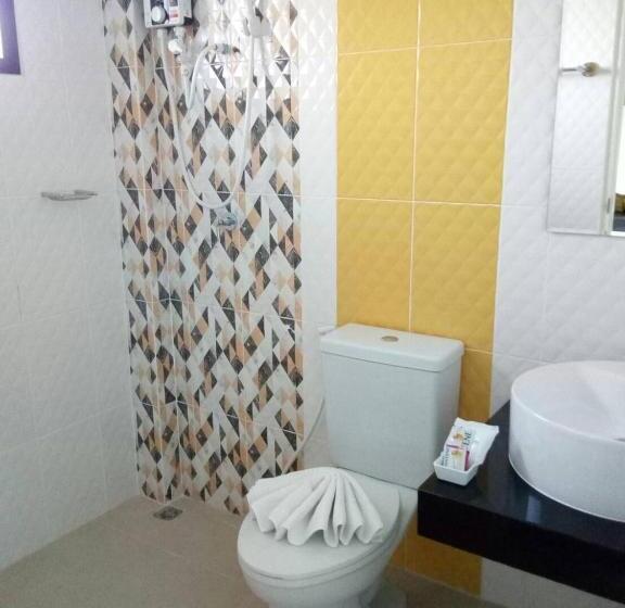 스탠다드 룸 킹사이즈 침대, Riski Residence Bangbuathong