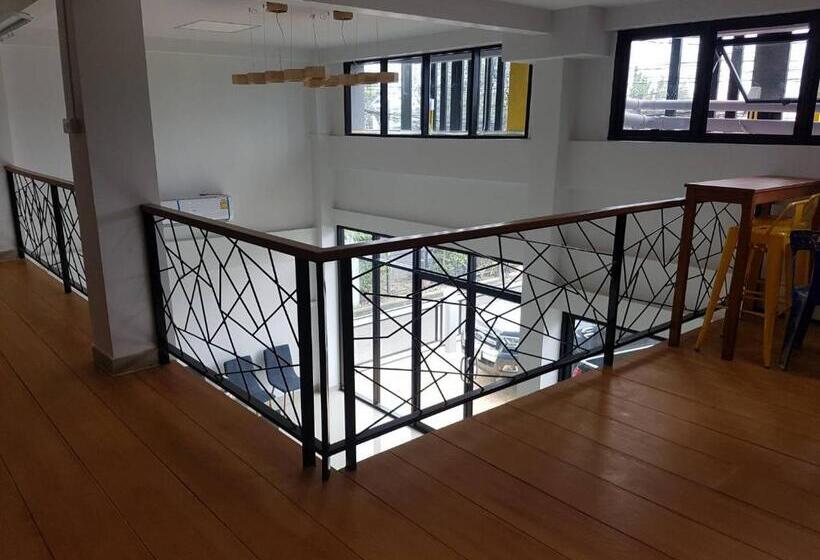 스탠다드 룸 킹사이즈 침대, Riski Residence Bangbuathong