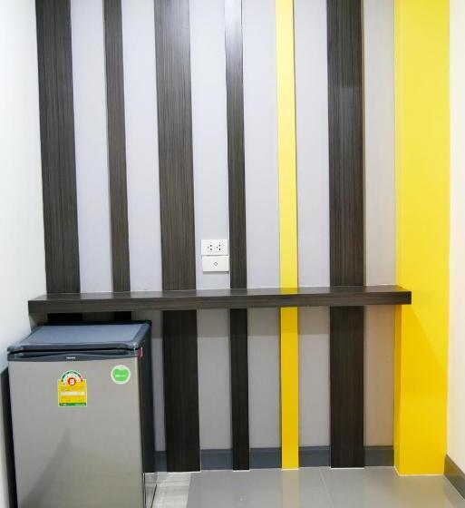 스탠다드 룸 킹사이즈 침대, Riski Residence Bangbuathong