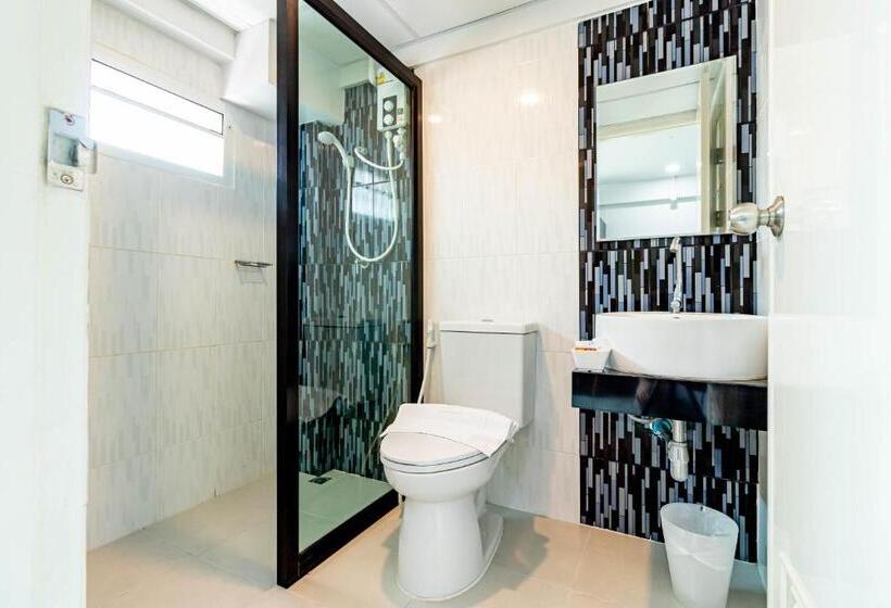 스탠다드 룸 킹사이즈 침대, Riski Residence Bangbuathong