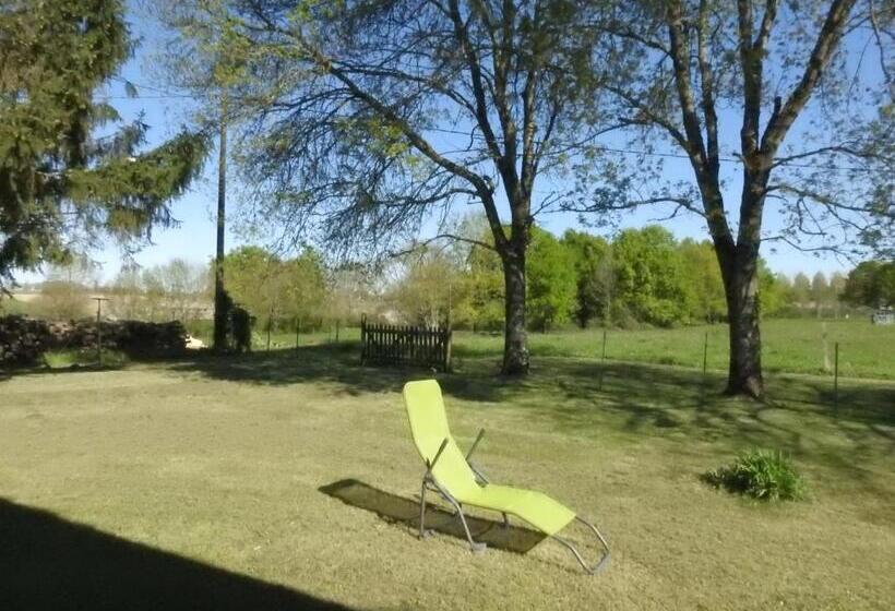 חדר משפחתי נוף לגינה, Les Demeures De La Laigne