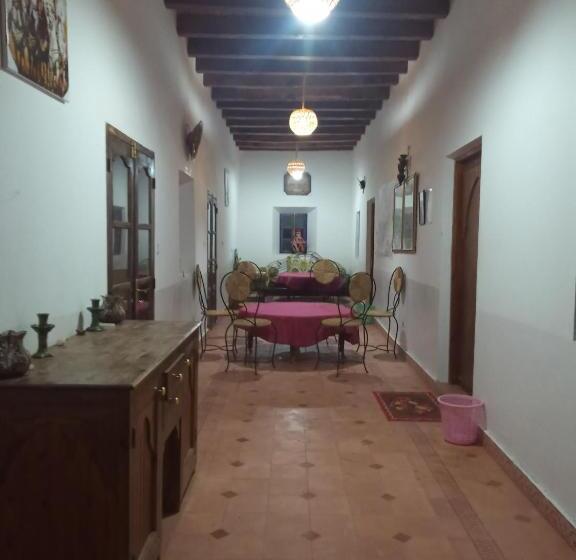 اتاق استاندارد, Kasbah Ait Bouguemez