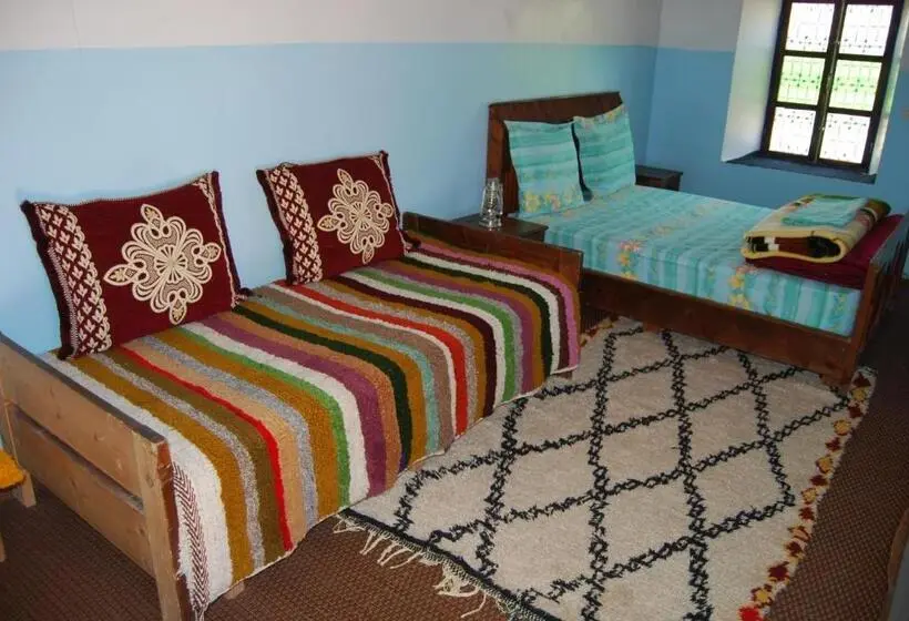 اتاق استاندارد سه نفره, Kasbah Ait Bouguemez