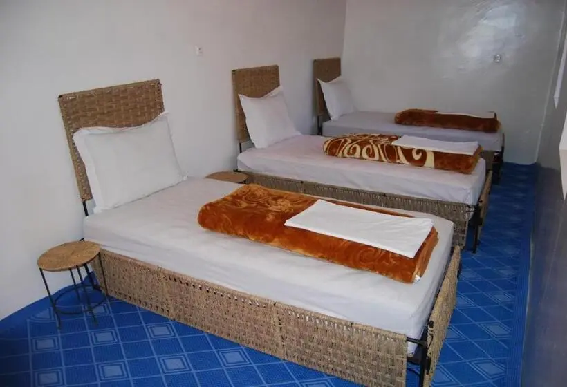 اتاق استاندارد سه تخته با سرویس بهداشتی مشترک, Kasbah Ait Bouguemez