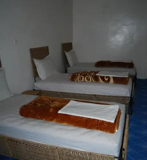 اتاق استاندارد سه تخته با سرویس بهداشتی مشترک, Kasbah Ait Bouguemez