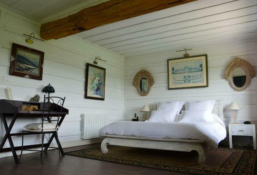 جناح, La Grange Des Marettes