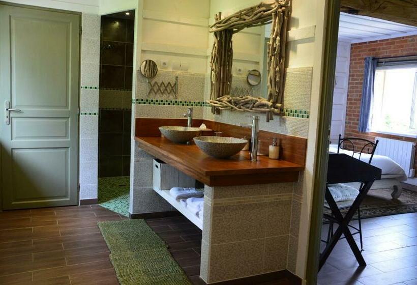 جناح, La Grange Des Marettes