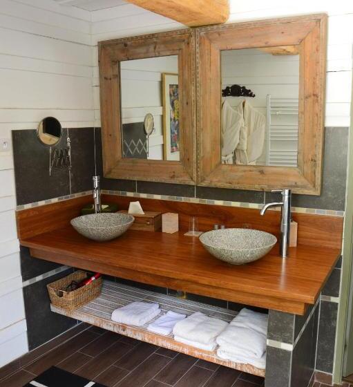 جناح, La Grange Des Marettes