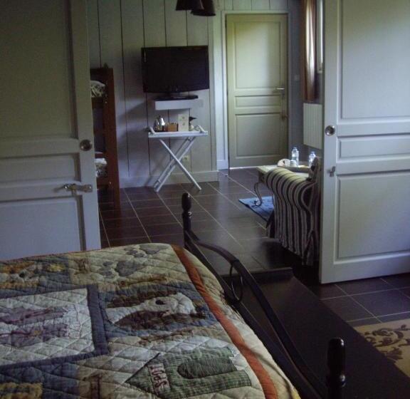 جناح عائلي, La Grange Des Marettes