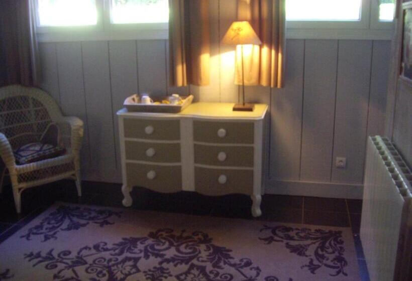 جناح عائلي, La Grange Des Marettes