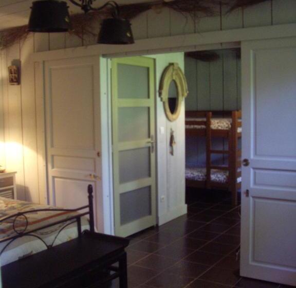 جناح عائلي, La Grange Des Marettes