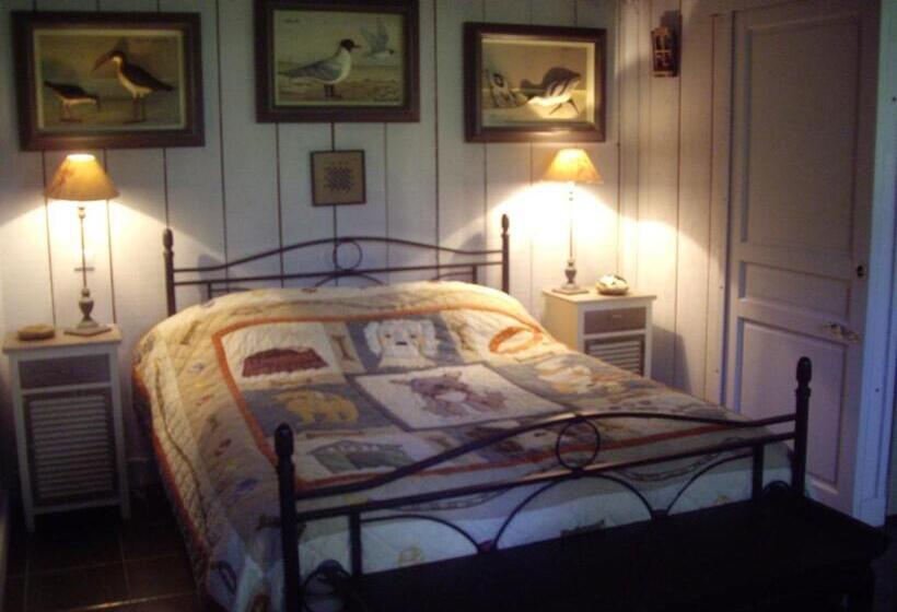 جناح عائلي, La Grange Des Marettes