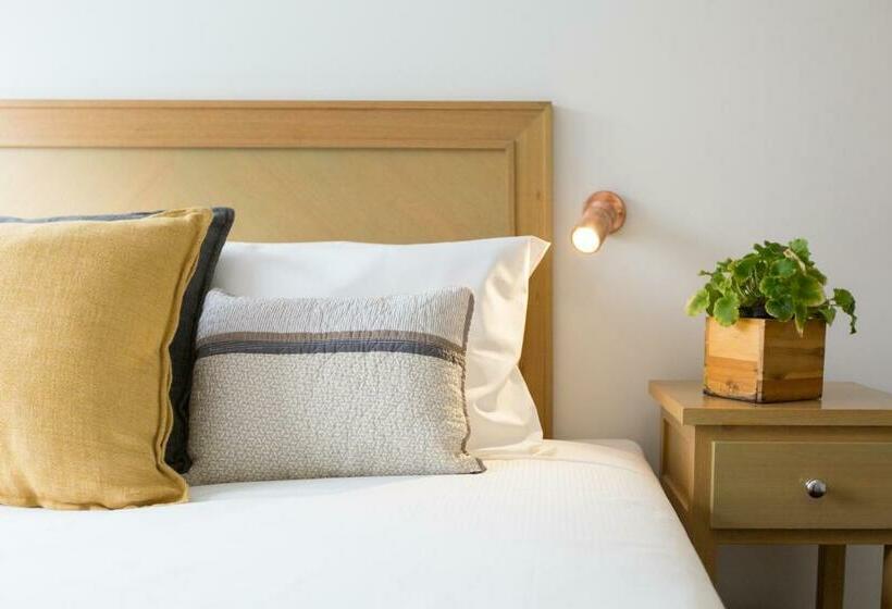 스탠다드 룸 킹사이즈 침대, Fox On The Run Motel Kilmore