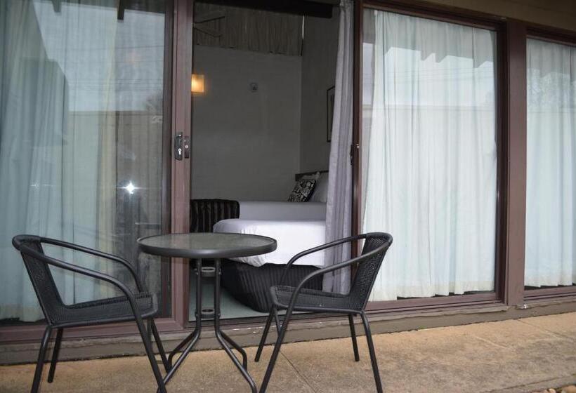 스탠다드 트리플 룸 테라스, The Apple Inn