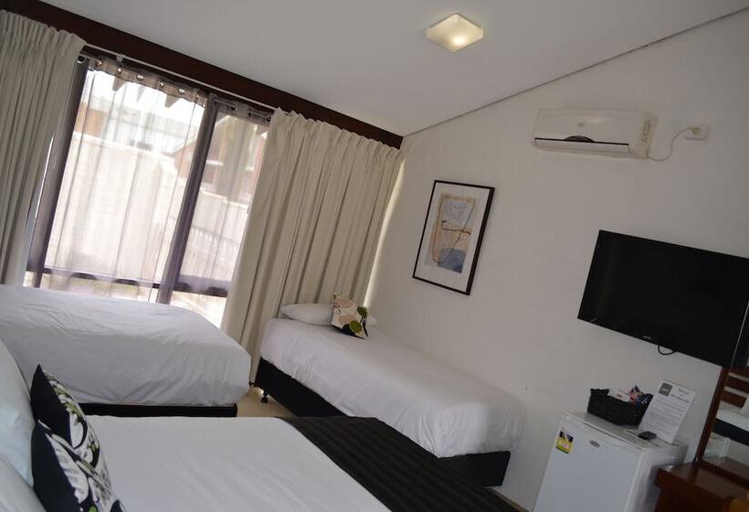 패밀리 룸, The Apple Inn