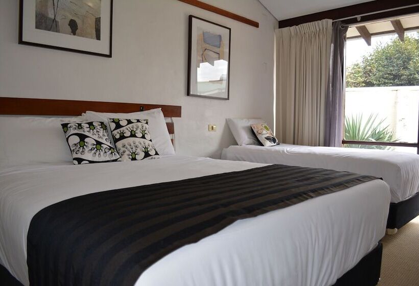 패밀리 룸, The Apple Inn