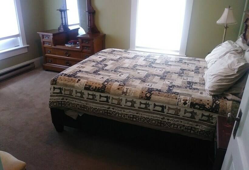 غرفة قياسية سرير مزدوج, Steamers Bed & Breakfast