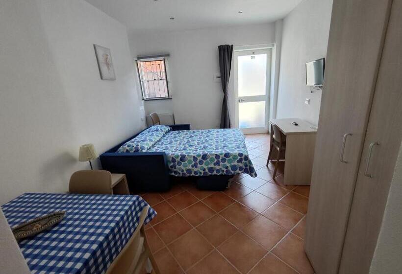 דירת חדר בקומת קרקע, Il Gelsomino