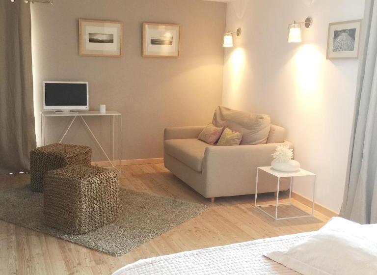 Номер Стандарт Вид на Сад, La Maison Abeil
