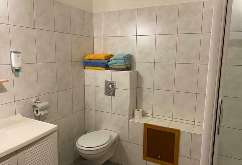 Семейный Номер, Auberge Des Sauterelles