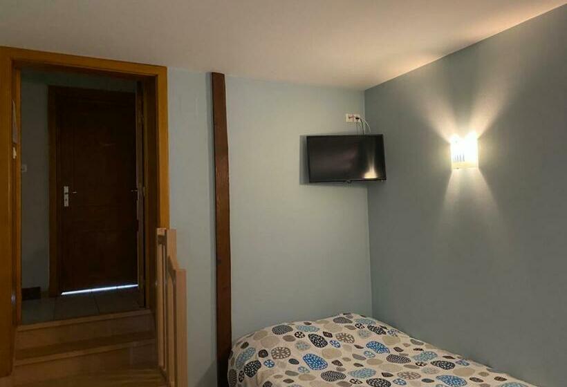 Семейный Номер, Auberge Des Sauterelles