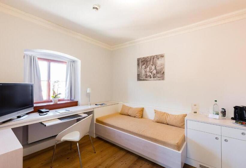 جناح, Schloss Ettersburg Weimar