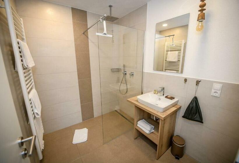 חדר סטנדרט עם מרפסת, Landgasthaus & Hotel Zur Krone