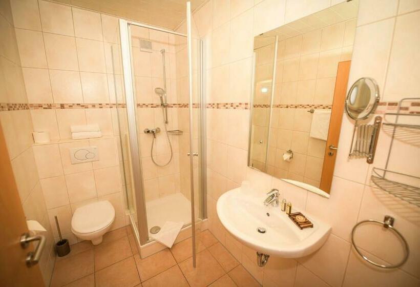 חדר סטנדרט עם מרפסת, Landgasthaus & Hotel Zur Krone