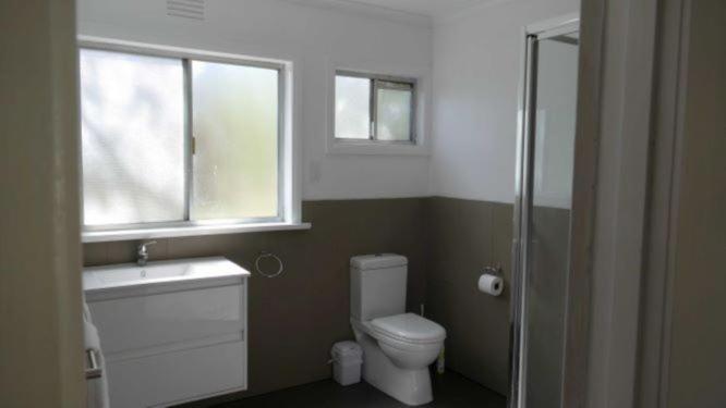 패밀리 방갈로, The Abbey Raymond Island