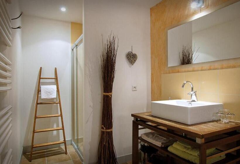 Номер Комфорт, Chambres Et Jardin De Pierres