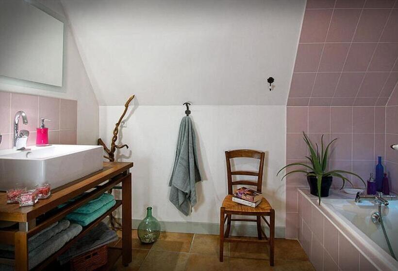 Номер Комфорт, Chambres Et Jardin De Pierres