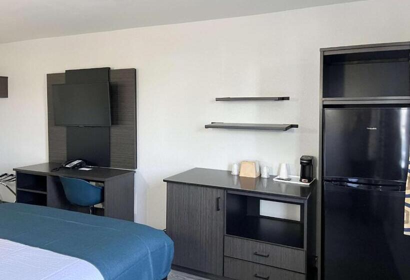 غرفة قياسية لذوى الاحتياجات الخاصة, Studio 6 Suites Delano, Ca